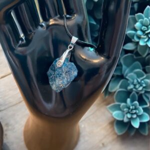 Pendentif Apatite bleue brute